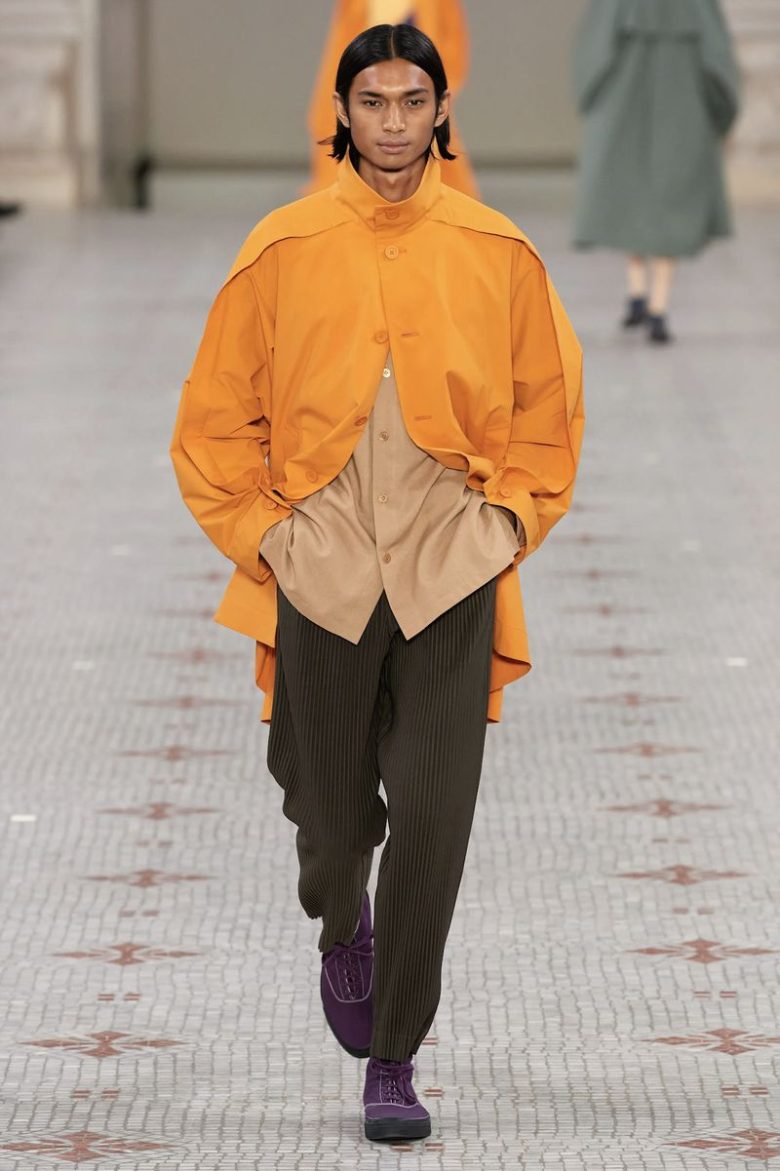 homme-plisse-issey-miyake-ss-24-show